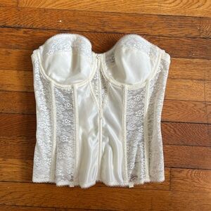 Elegant Cream Lace Bustier